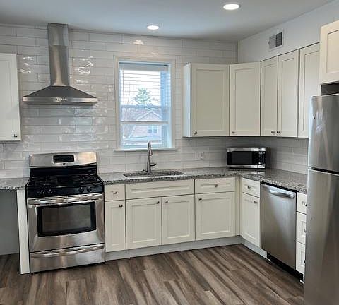 2nd image of 4129 34th Ave #2