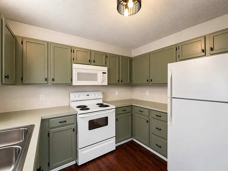 13505 Bolingbrook Ln — Photo 6