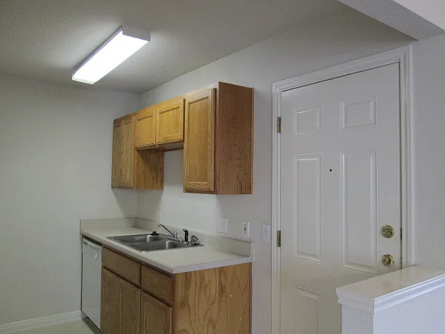 8713 Talyne Chaise Cir — Photo 10