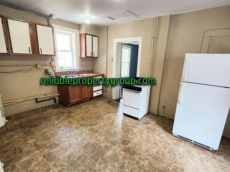 624 Walnut St — Photo 6