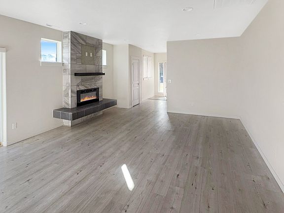 3rd image of 3011 NW Dogwood Ave
