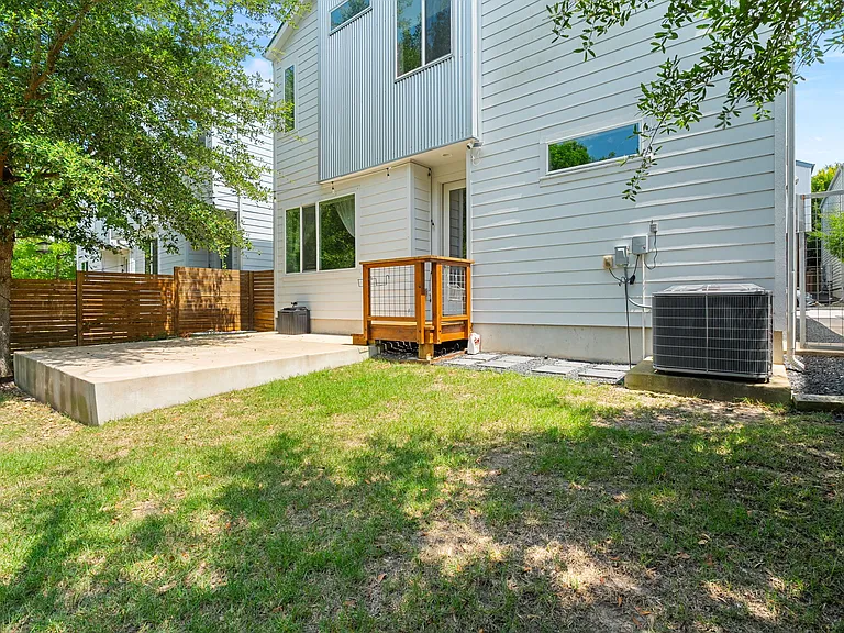 705 N Bluff Dr #6 — Photo 15