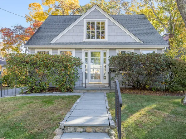 69 Hamlin Avenue, Falmouth, MA 02540