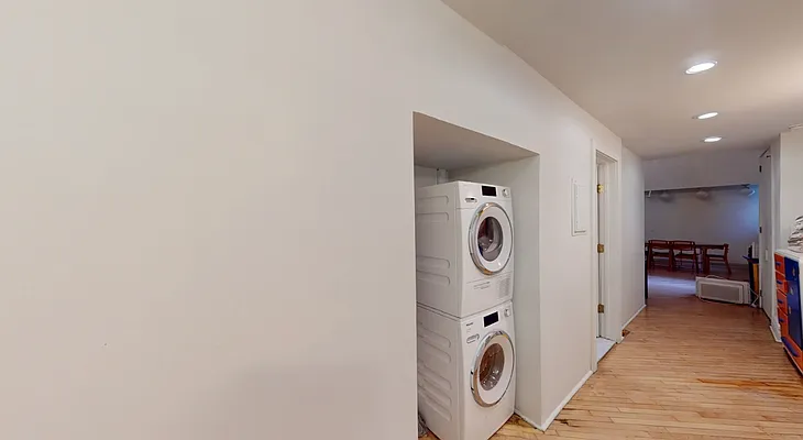 Rented by Sutton Park Realty LLC | media 8