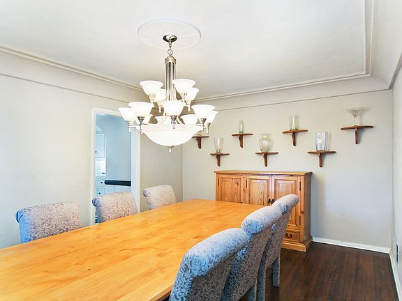 5th image of 1081 S Crescent Heights Blvd