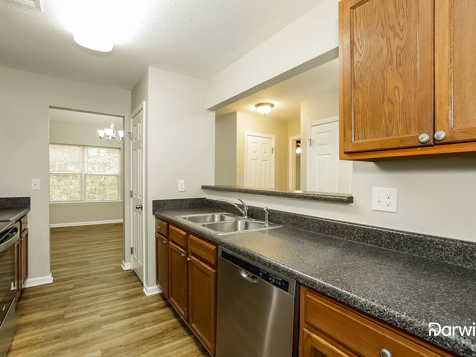 3 bed, 2.5 bath, 1711 sqft, $1,875 — Photo 2