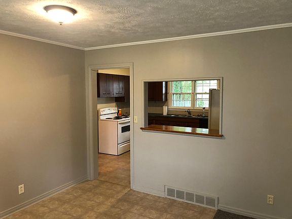 4th image of 1009 E Minneapolis Ave