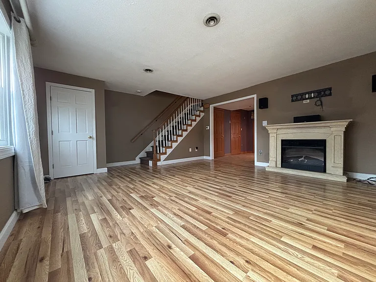 11-15 Marie Ln — Photo 3