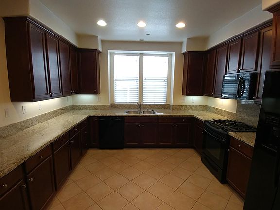 2nd image of 28683 Pietro Dr