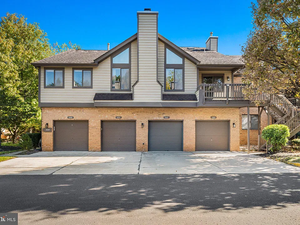 1605 Augusta Cir