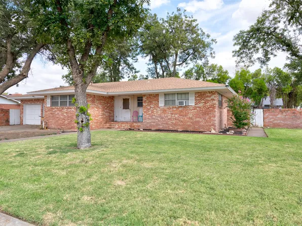 120 N 15th Ave, Munday, TX 76371