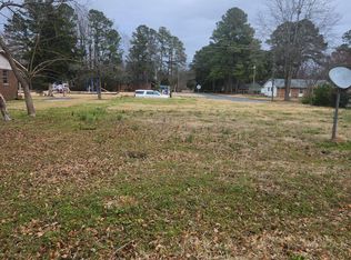 630 Ferrell St, Clinton, NC 28328