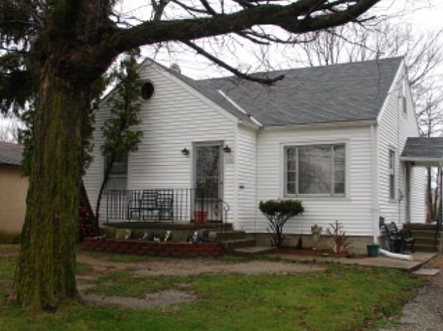 1st image of 611 S Thoman St