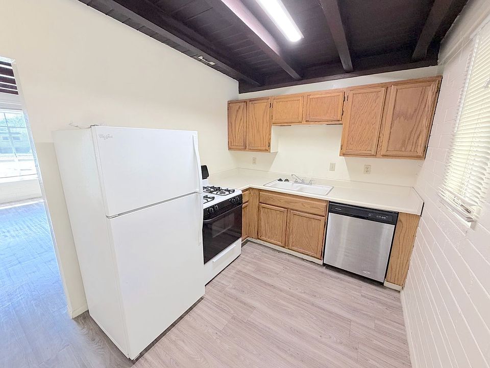 1st image of 9101 Lexington Ave NE