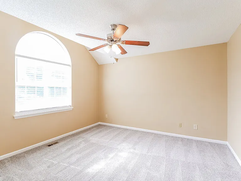 380 Canter Ct NW — Photo 10