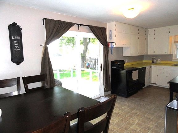 5th image of 2397 Newton St