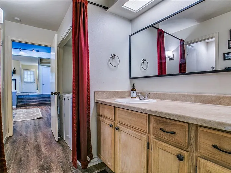 1330 El Camino Real — Photo 20