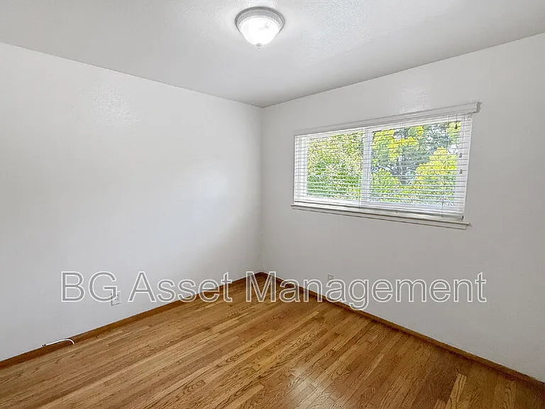 121 Eddy St — Photo 10