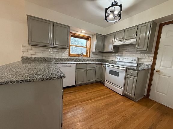 2nd image of 10255 Cedarwood Dr