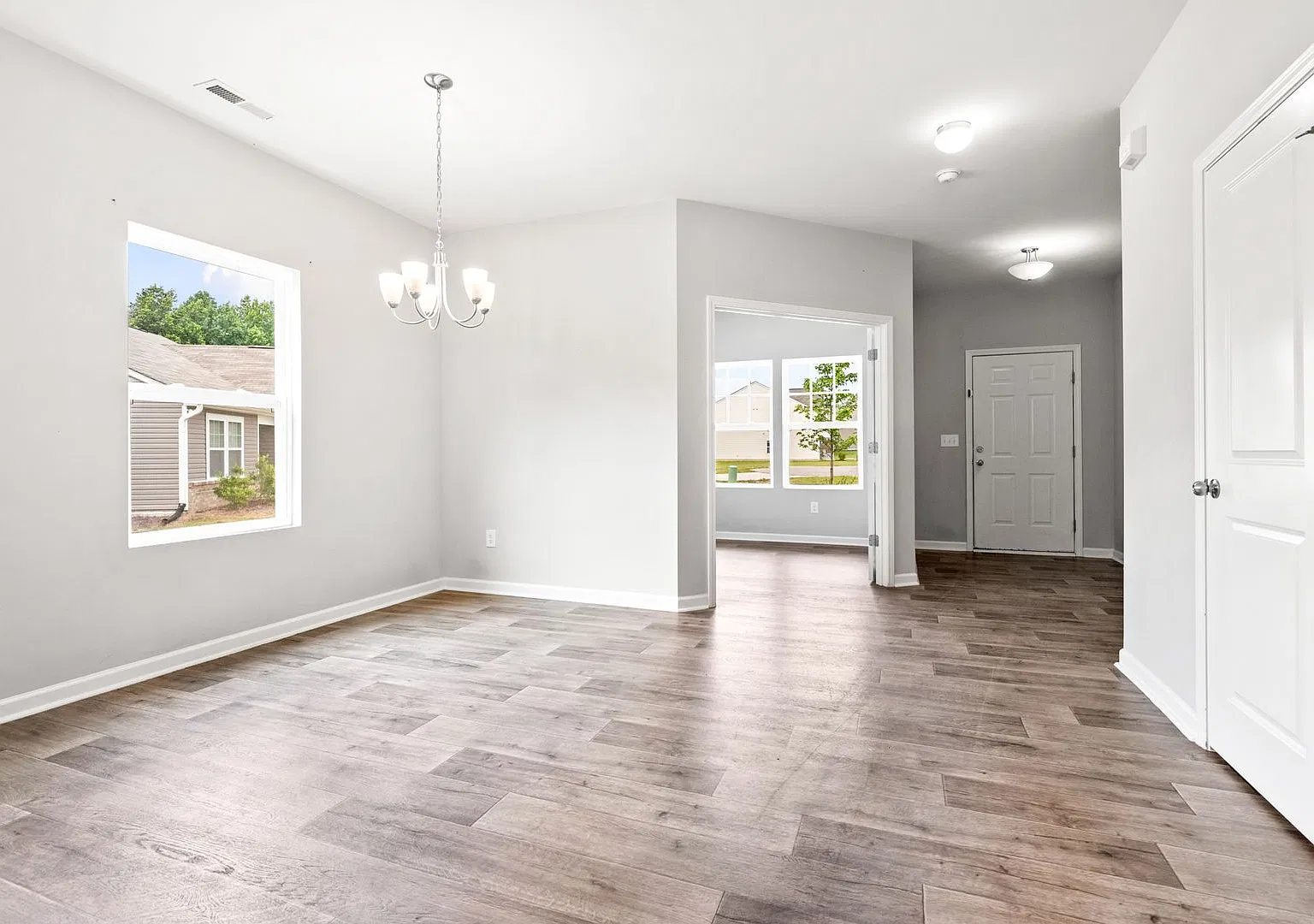 Lease Takeover in Angier! 4BR + Loft + Office | Through 3/31/27 — Photo 3