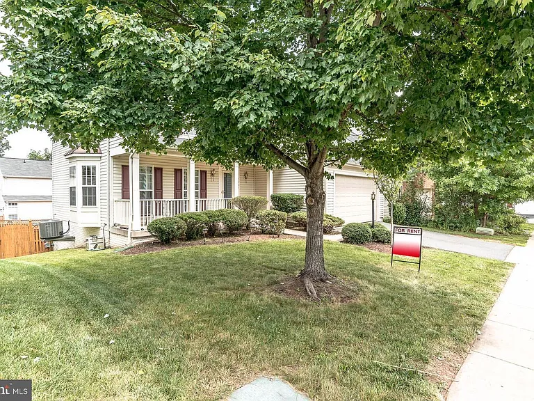 8004 Towering Oak Way — Photo 3