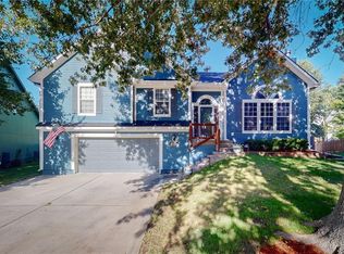 5142 Roundtree St, Shawnee, KS 66226