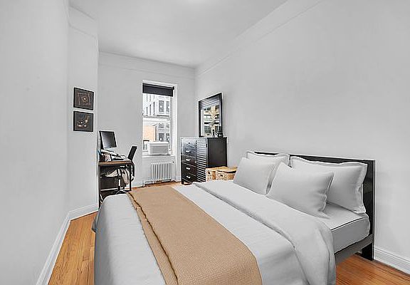 4th image of 322 E 79th St APT 5A