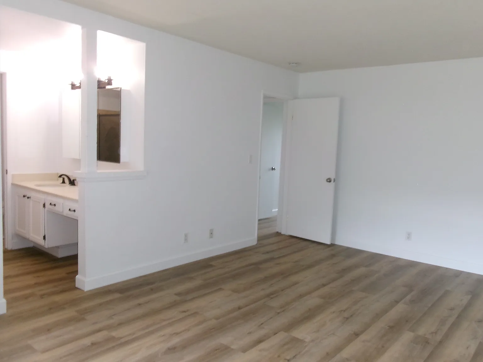 3 bed, 1650 sqft, $4,150 — Photo 4