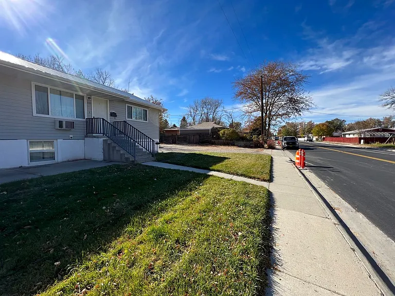 221-223 E Sunset Dr. — Photo 2