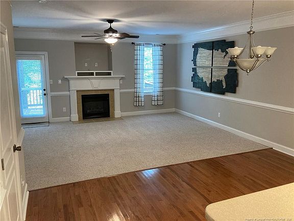 LIVING ROOM/DINING AREA