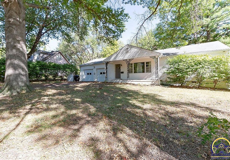 2222 SW Mulvane St, Topeka, KS 66611 Zillow