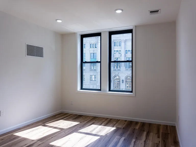 576 Newark Ave #2L — Photo 6