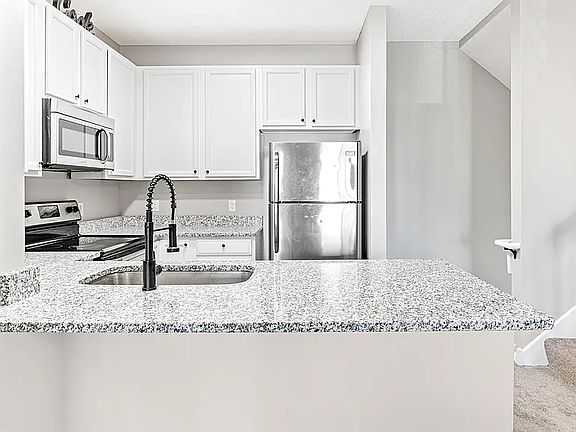 3rd image of 8636 Savanna Oaks