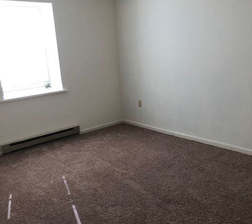2nd image of 115 E Chestnut St APT 201