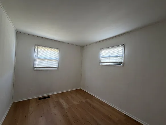 3 bed, 864 sqft, $1,200 — Photo 3