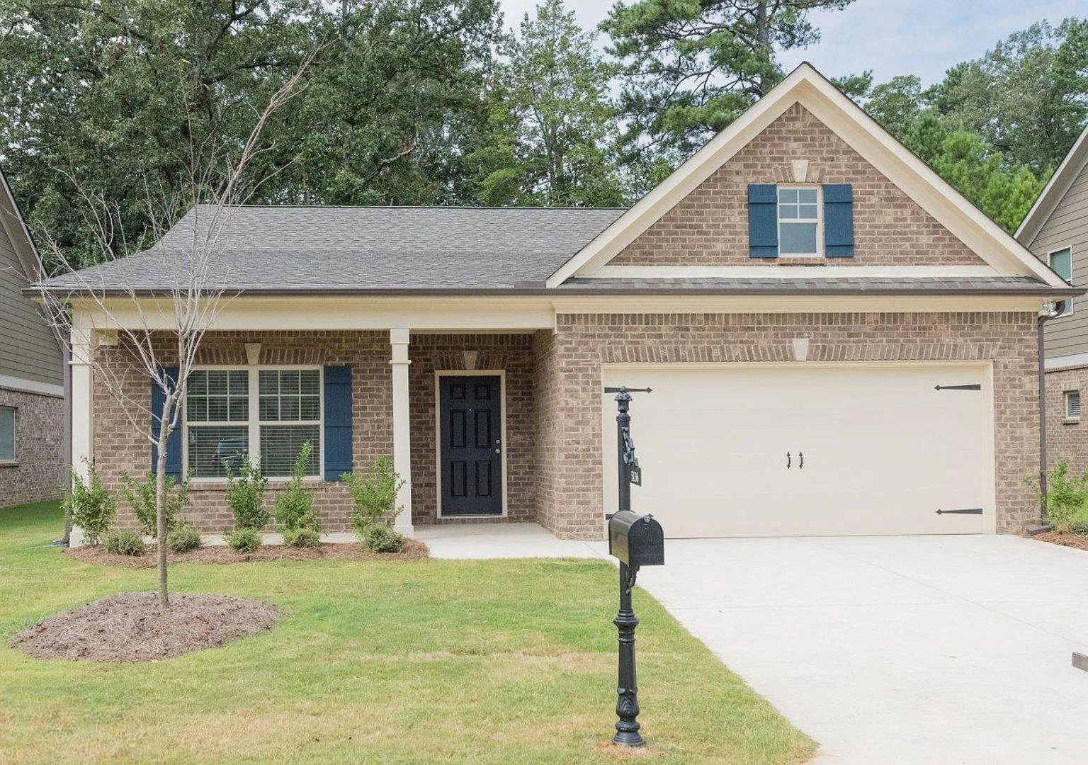 3 bed, 1679 sqft, $1,900 — Photo 1