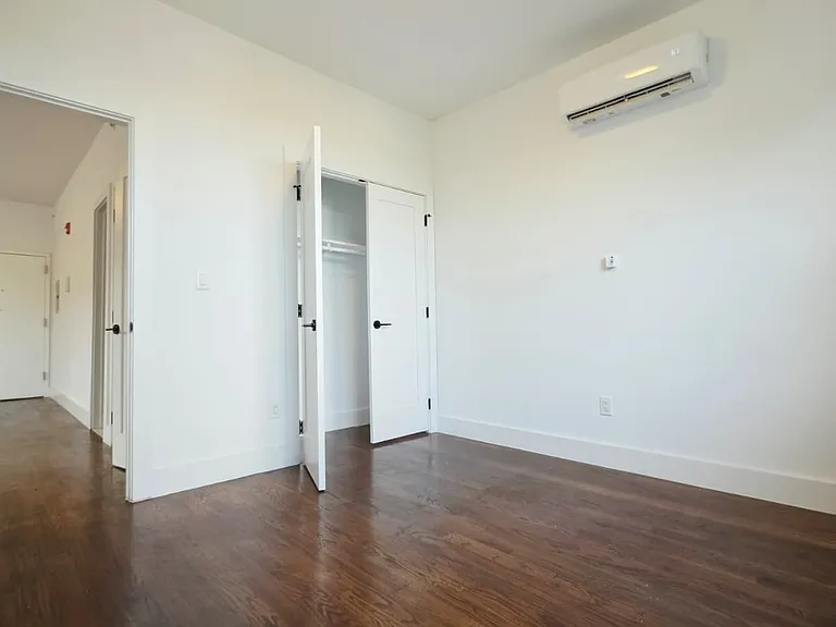 664 Ocean Ave #302E — Photo 2