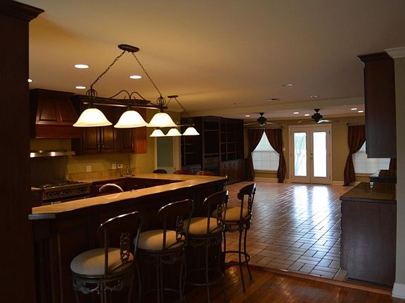 4th image of 207 Bodin Dr