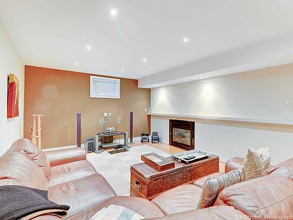 3rd image of 45 Farnham Dr