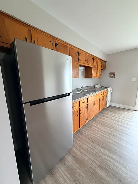 3070 Maiden Ln — Photo 2