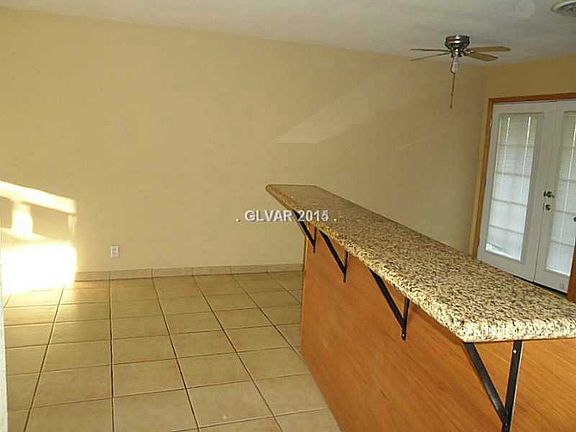 3rd image of 329 Greenfield Ln