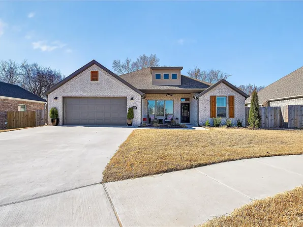 1669 N Pershing St, Fayetteville, AR 72704