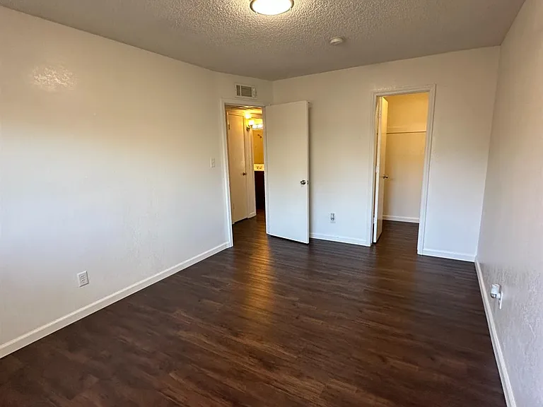 1409 W Fairmont Ave #C — Photo 14