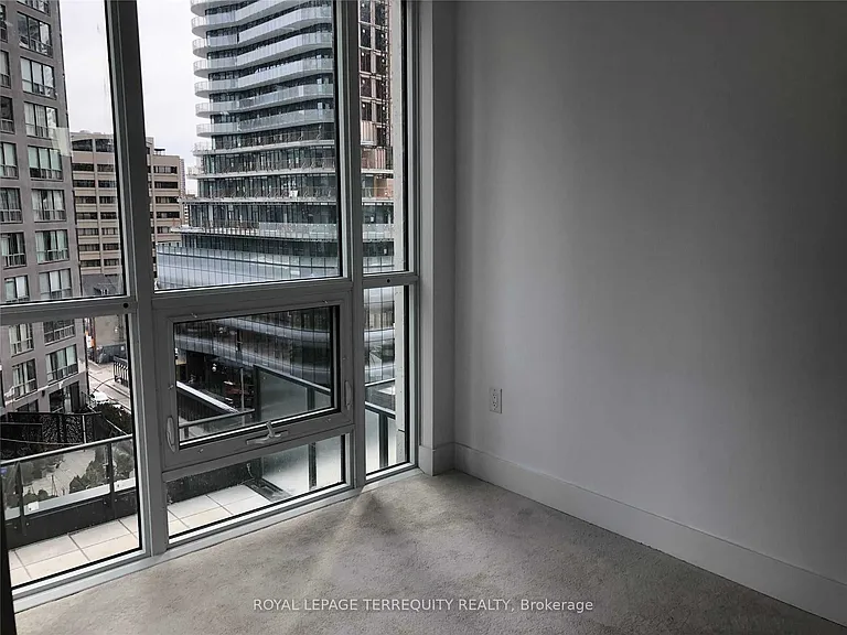 955 Bay St #803 — Photo 3