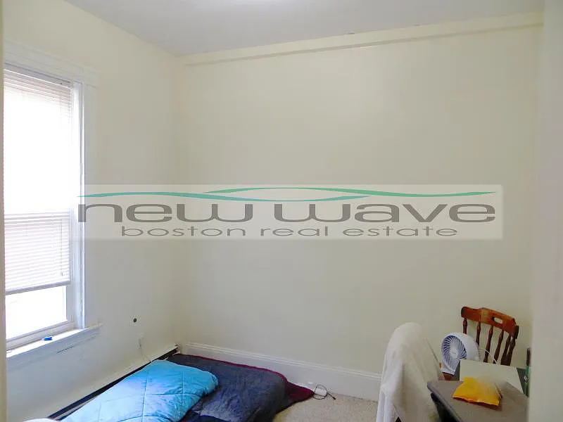 3 bed, 9999 sqft, $4,000 — Photo 3