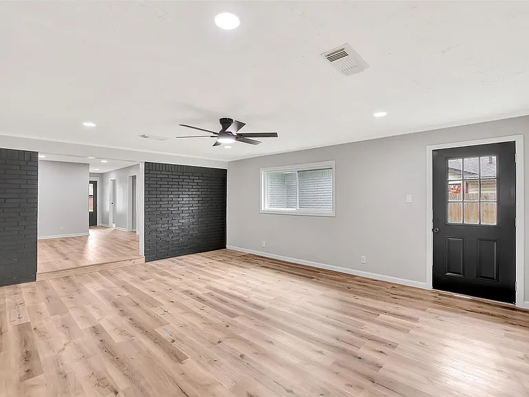 704 Teabury Ave — Photo 21