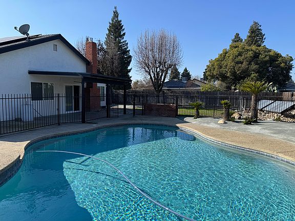 5th image of 1116 E Cambridge Avenue