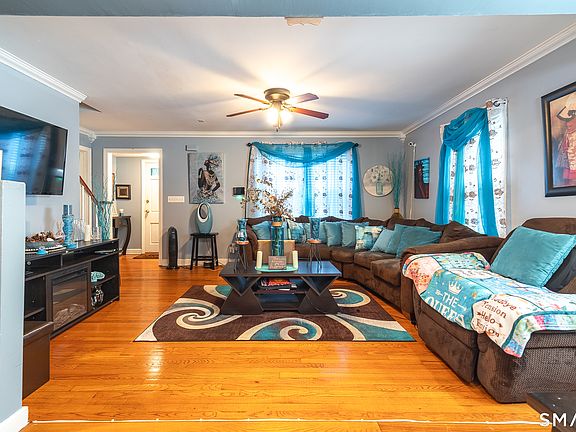3rd image of 25 Oakwood Street