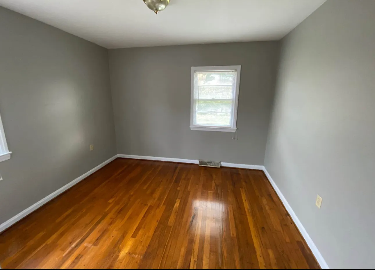 2 bed, 750 sqft, $900 — Photo 4