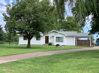 905 E Hickory St, Sutton, NE 68979